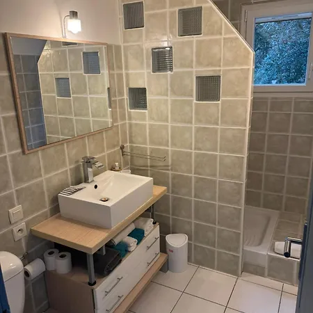 Dependance Avec Piscine Et Partages - 130 M Homestay Soulac-sur-Mer