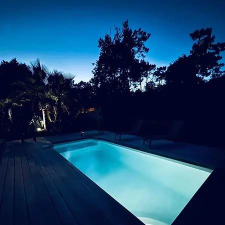 Dependance Avec Piscine Et Partages - 130 M Homestay *