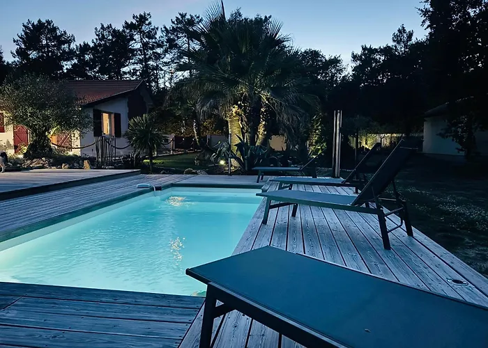 Dependance Avec Piscine Et Partages - 130 M سولاك سور مير