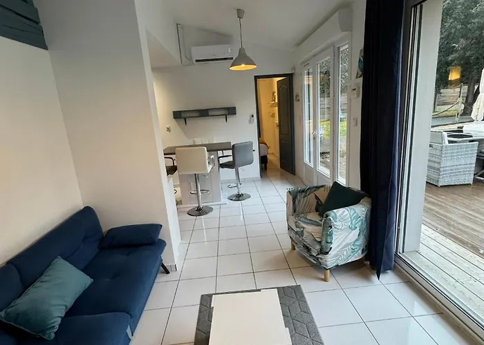 Dependance Avec Piscine Et Partages - 130 M منزل للإقامة